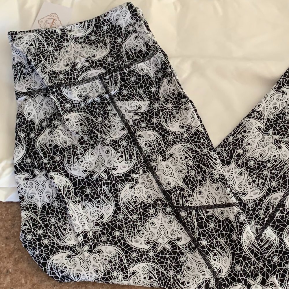 Eluminary Sz 3 (fits 14+) Bats and webs work out pants/leggings w/pockets NWT